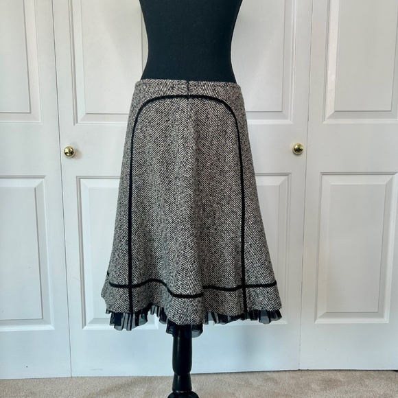 Francesca Mammoliti Grey Herringbone Tweed Skirt with Black Crinoline Hem Size 8 - Picture 2 of 4